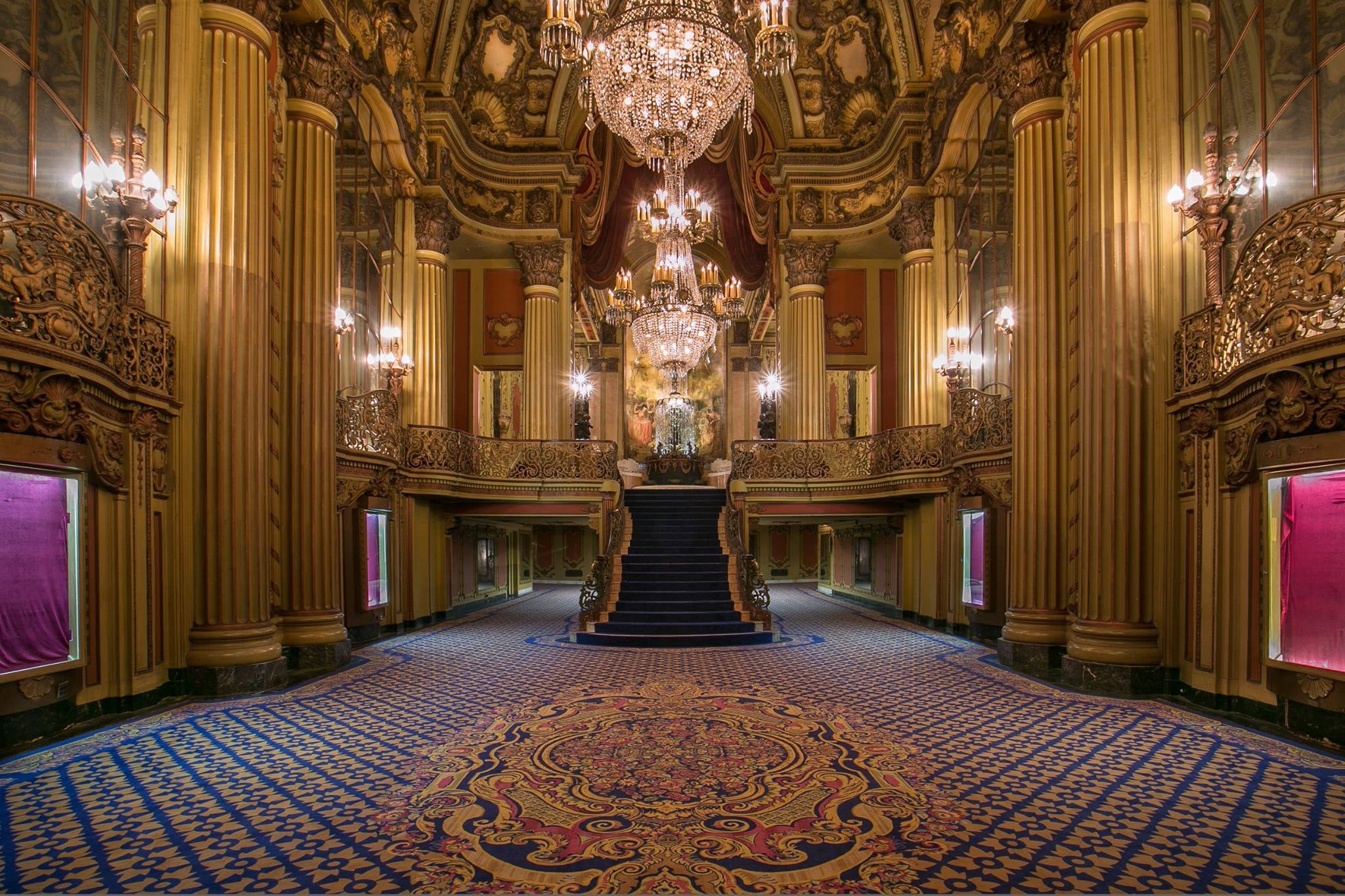 Discover the Historic Theatres on Broadway in Downtown Los Angeles